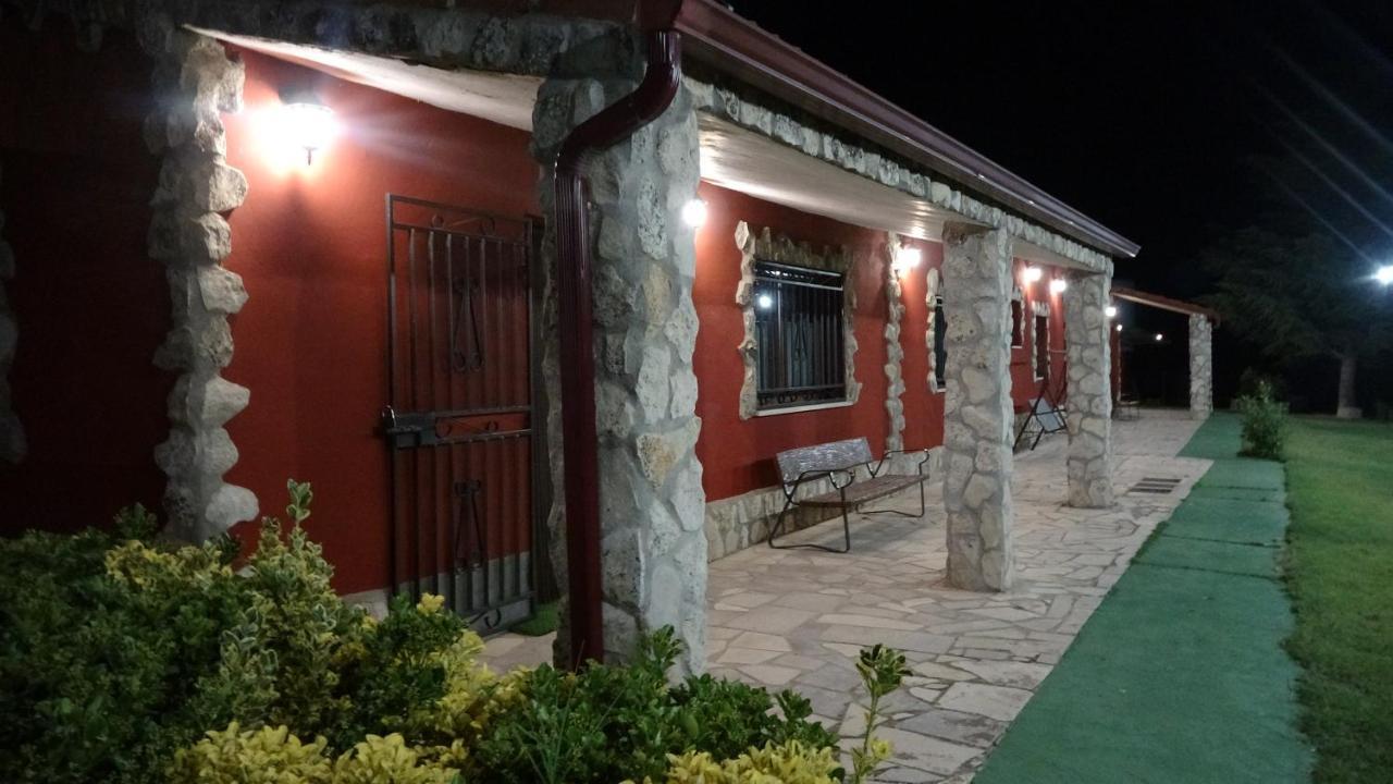 Finca Entrevinedos De Bodegas Marcos Peñafiel Exteriér fotografie